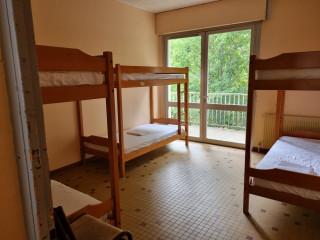 Room sleeps 6