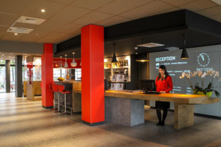 Réception - © Hôtel Ibis Réception