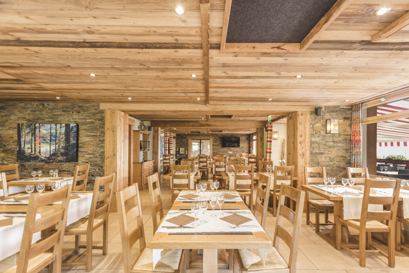 Restaurant - © Hôtel Bois Joly Restaurant