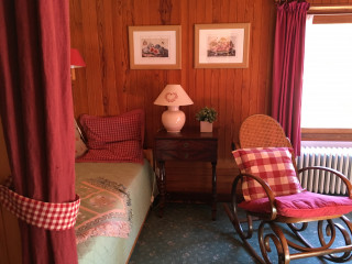 Thompson  Le Rubis Séjour/coin montagne - © Denise Thompson Thompson  Le Rubis Séjour/coin montagne