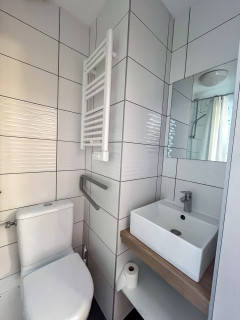 Salle de bain/ WC - © Thomas Baillard Salle de bain/ WC