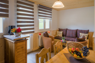 Overall view of reaps and lounge area