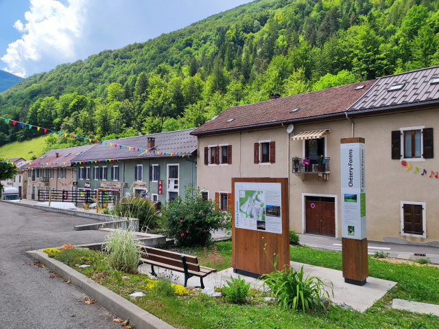 Centre village de Chézery Centre village de Chézery