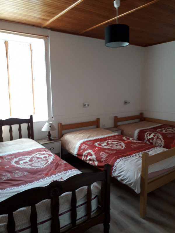 Chambre 3 lits simples