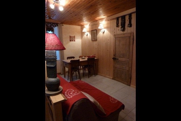 Living/dining area