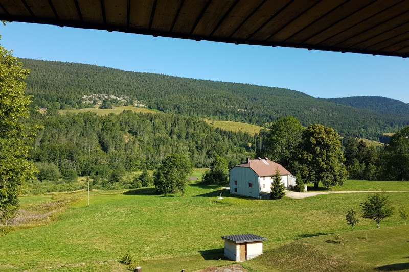 Vue panoramique et privilégiée depuis le salon