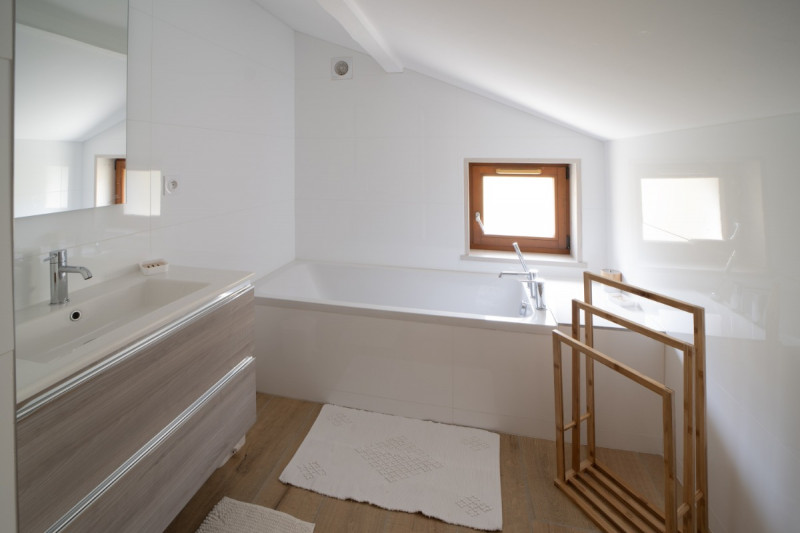 Bathroom 2 - © Clévacances Bathroom 2