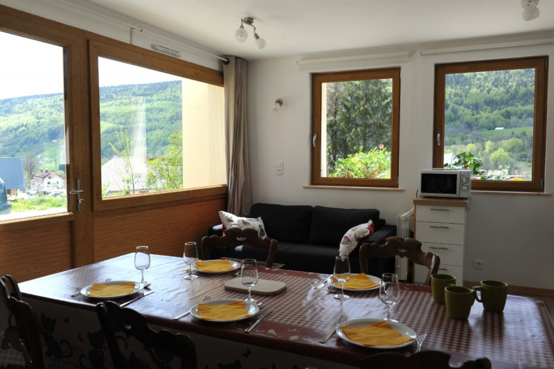 Gîte La Pierre à Sel - Séjour avec vue sur la vallée