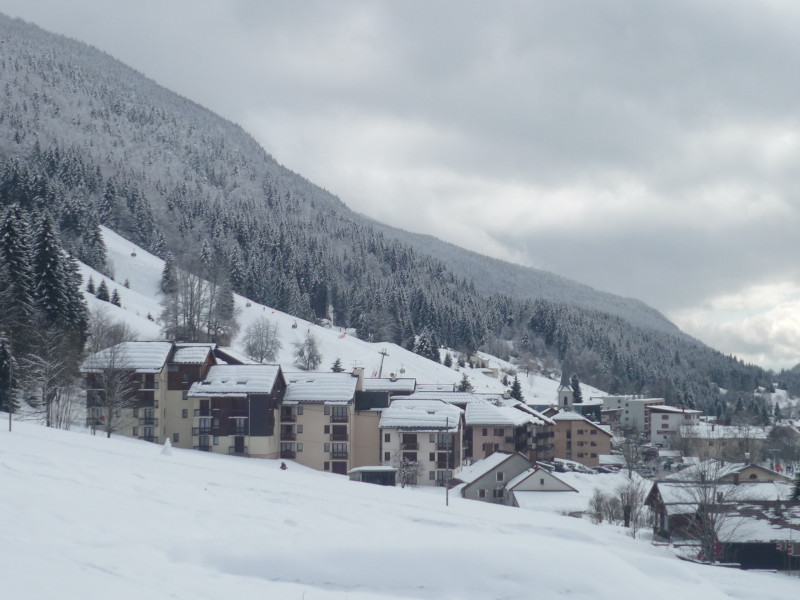 Aux pieds des pistes