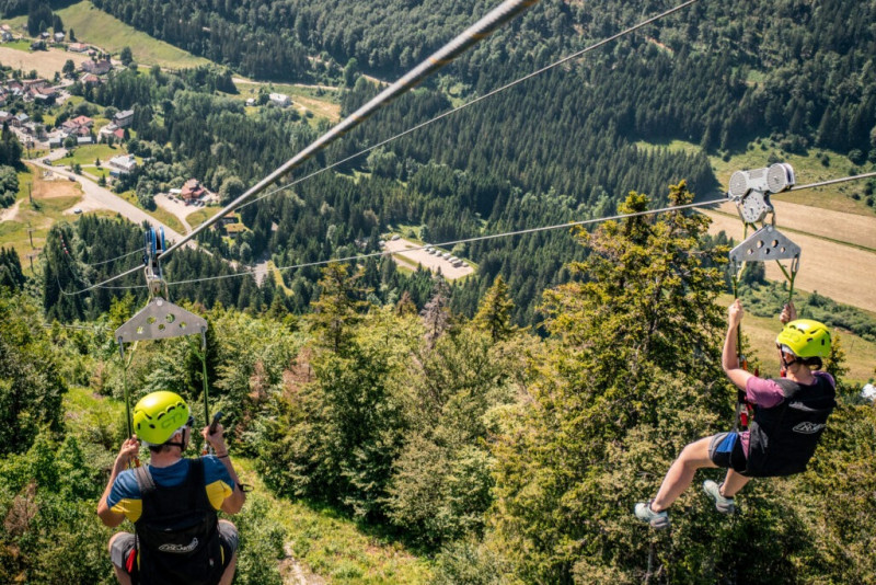 Tyrolienne du Col de la Faucille - © Clévacances Tyrolienne du Col de la Faucille