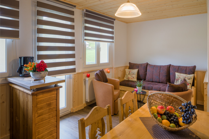 Overall view of reaps and lounge area